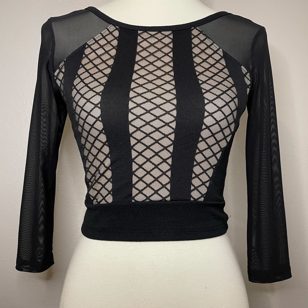 Black cropped long sleeve top